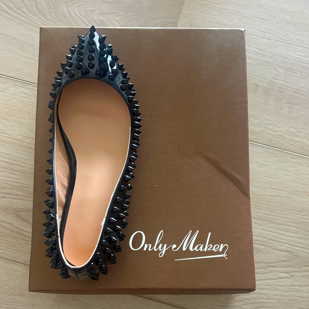 Women’s shoe
